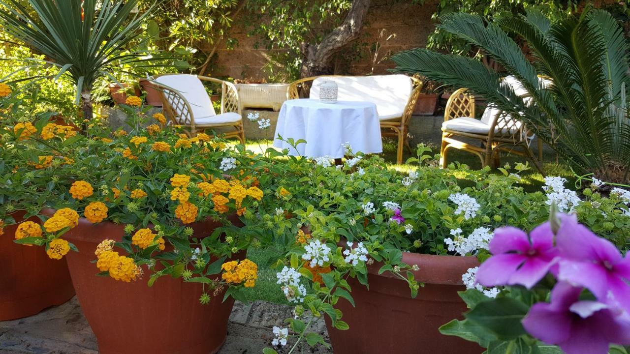 Il Girasole Panzió Domus De Maria Kültér fotó
